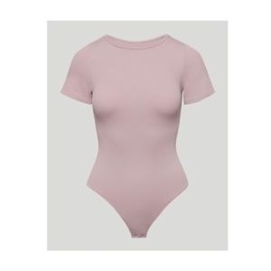 Aritzia The Group by Babaton SEAMLESS TEE BODYSUIT. Never worn Hazy Lilac XS